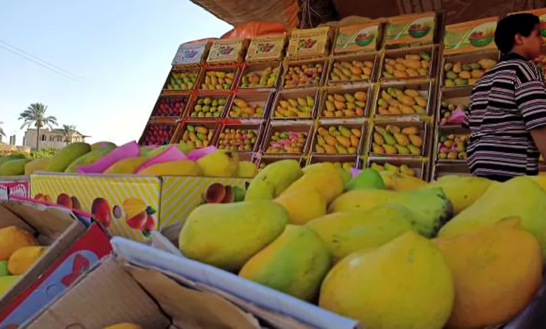 بيع المانجو في الأسواق