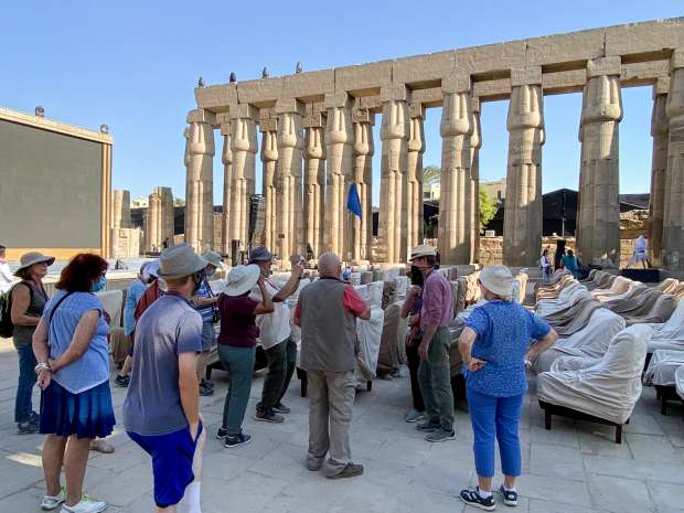 سياح العالم