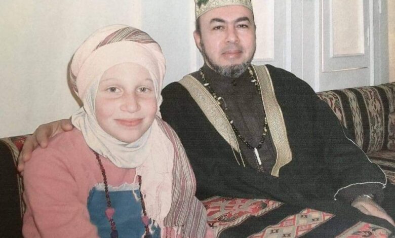 الشيخ صلاح التيجاني وخديجة