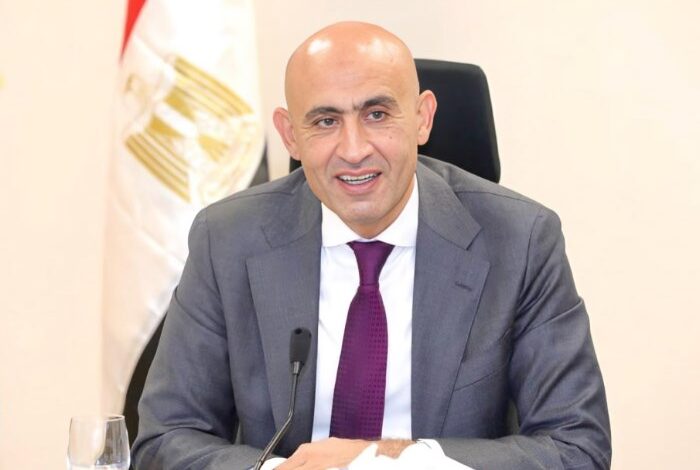 محمد عبد اللطيف وزير التعليم