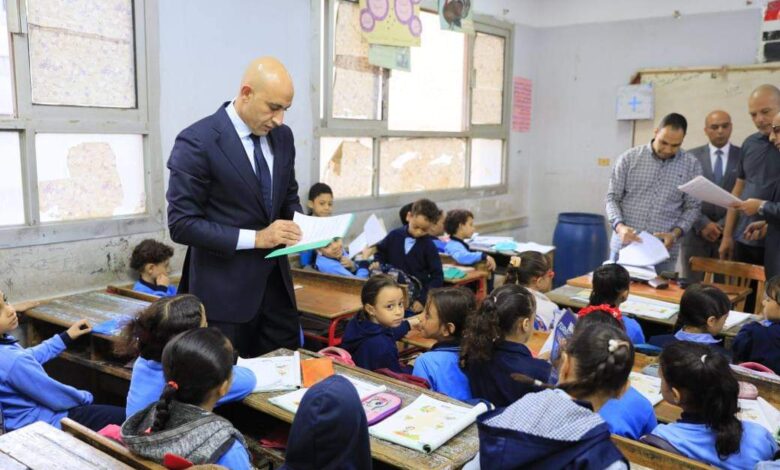 وزير التعليم يتفقد عدة مدارس بإدارة المطرية التعليمية