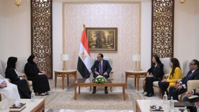 رئيس الوزراء يلتقي وزيرة التنمية الاجتماعية والأسرة القطرية
