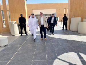 وزير الإسكان 