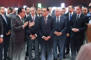 وزير الصحة مع رئيس الوزراء