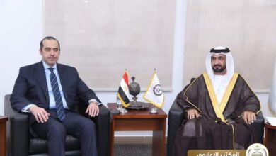 وزير الشئون النيابية يقدم التهنئة لرئيس البرلمان العربي لتوليه منصبه الجديد