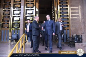 وزير الشئون النيابية يقدم التهنئة لرئيس البرلمان العربي لتوليه منصبه الجديد