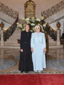 انتصار السيسي تعرب عن سعادتها باستقبال قرينة رئيس جمهورية كولومبيا