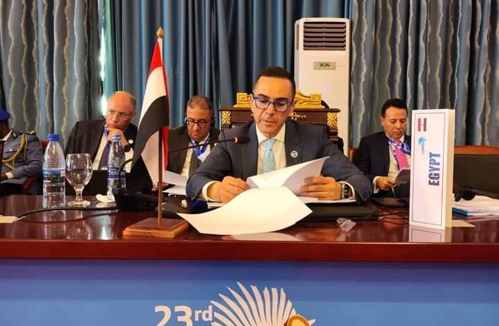 لقاء وزير الاستثمار مع مسؤول بزامبيا