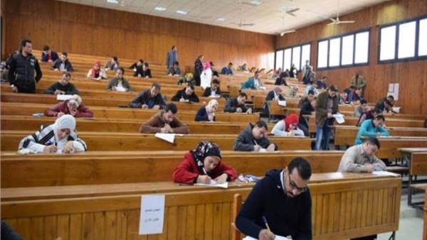 موعد امتحانات الترم الأول للجامعات 2024