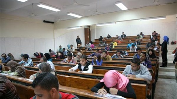 موعد امتحانات الترم الأول للجامعات 2024