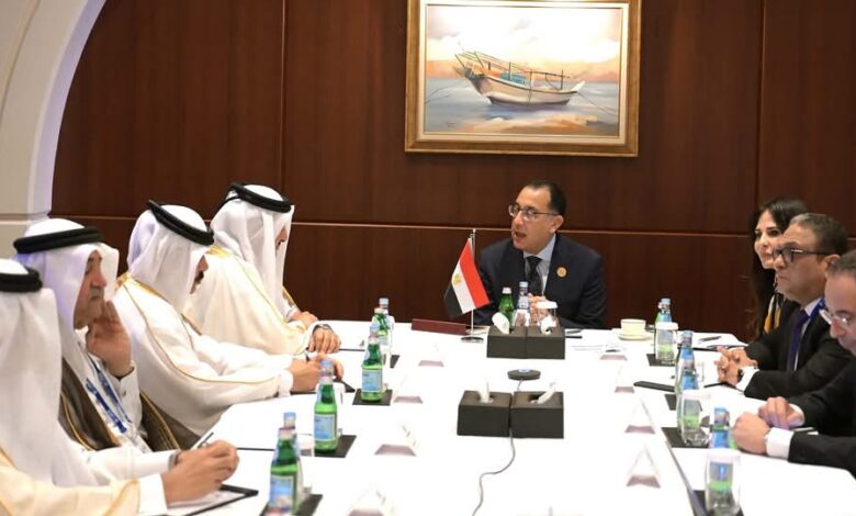 مدبولي يطرح فرصًا استثمارية جديدة خلال لقائه برجال أعمال قطر