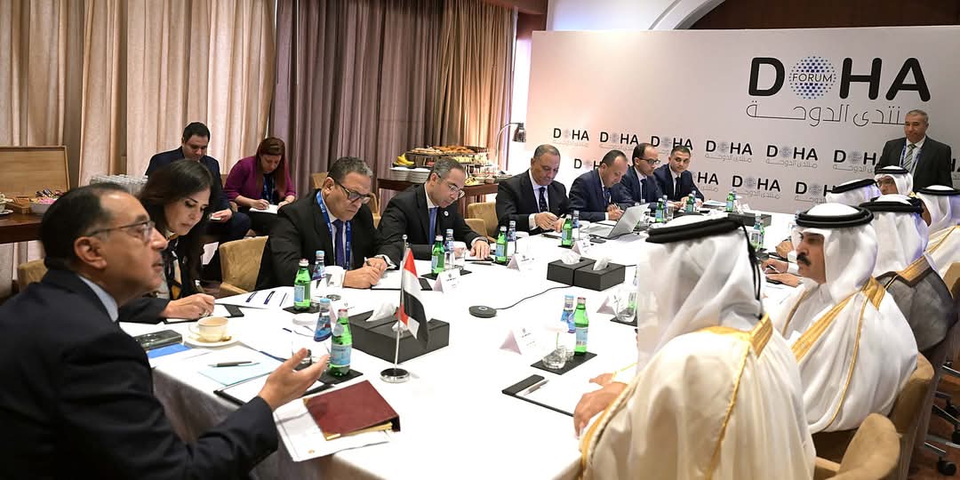 مدبولي يطرح فرصًا استثمارية جديدة خلال لقائه برجال أعمال قطر