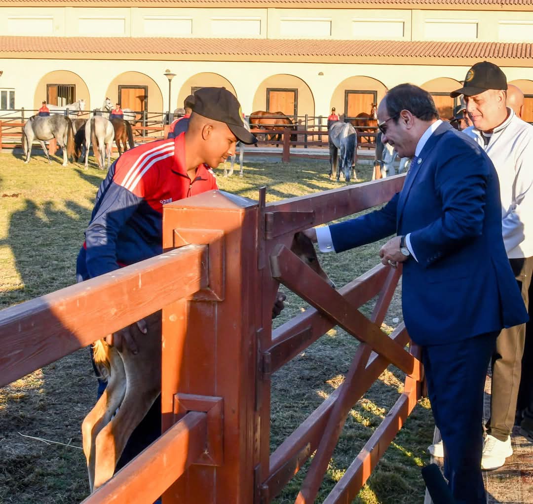 الرئيس السيسي يجري زيارة تفقدية للأكاديمية العسكرية المصرية