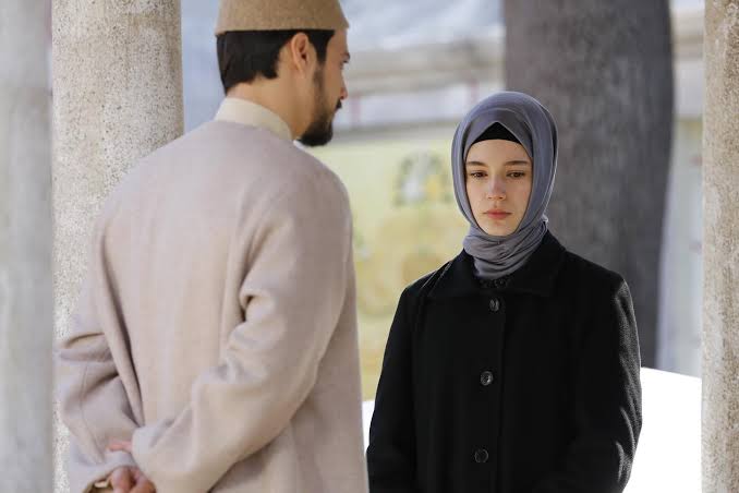 مسلسل البراعم الحمراء 