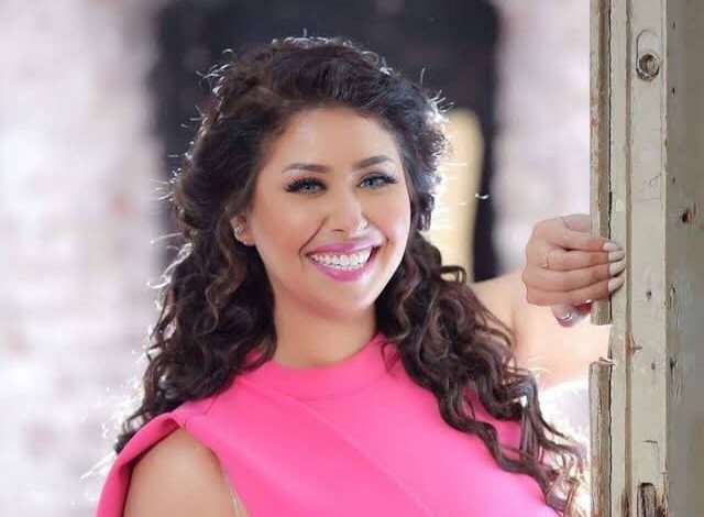 إيناس عز الدين