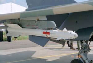 صاروخ القتال الجوي خلف مدى الرؤية R-77