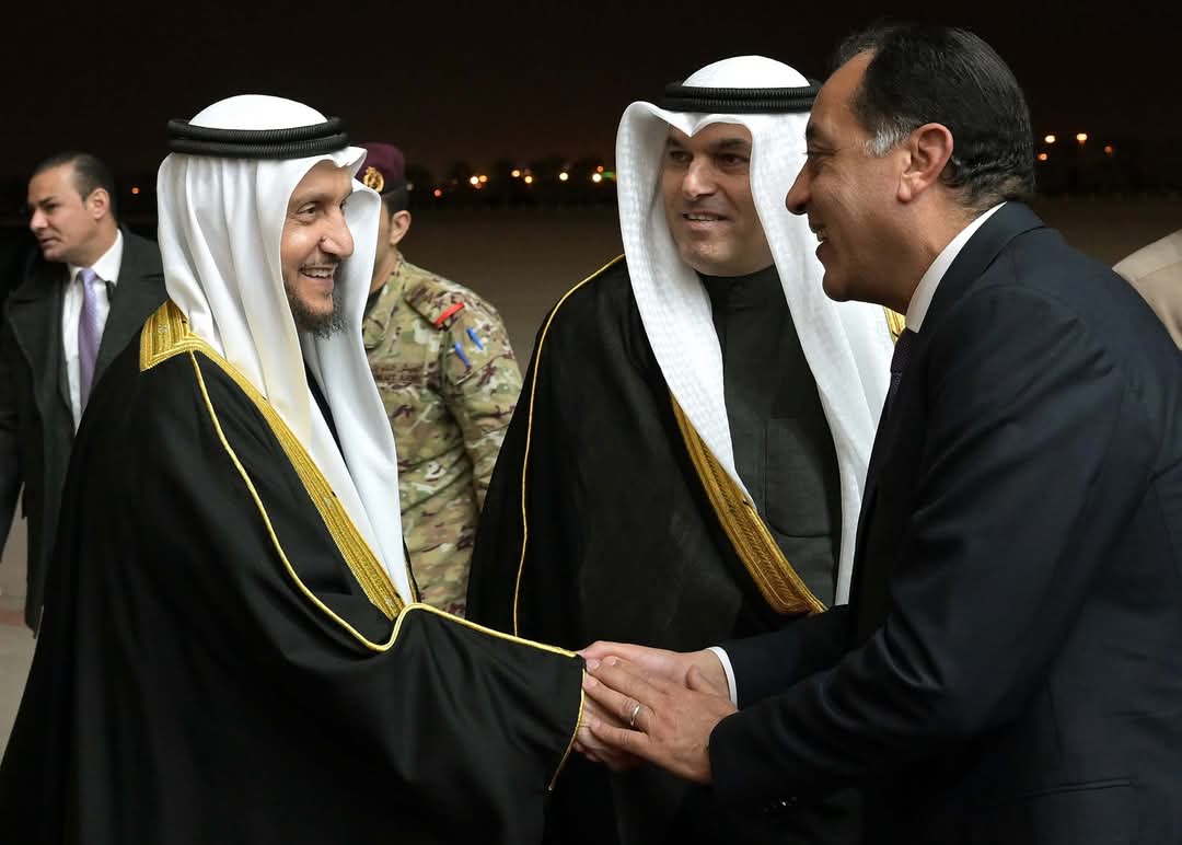 مدبولي يصل الكويت لبحث تعزيز التعاون الثنائي في زيارة رسمية