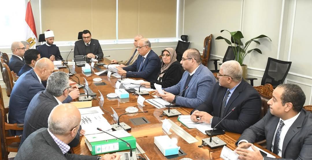 وزيرا الإسكان والأوقاف يبحثان تعزيز التعاون في الملفات المشتركة