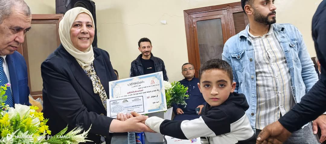 نواب الشرقية يُكرّمون حفظة القرآن الكريم بقرية اكوه