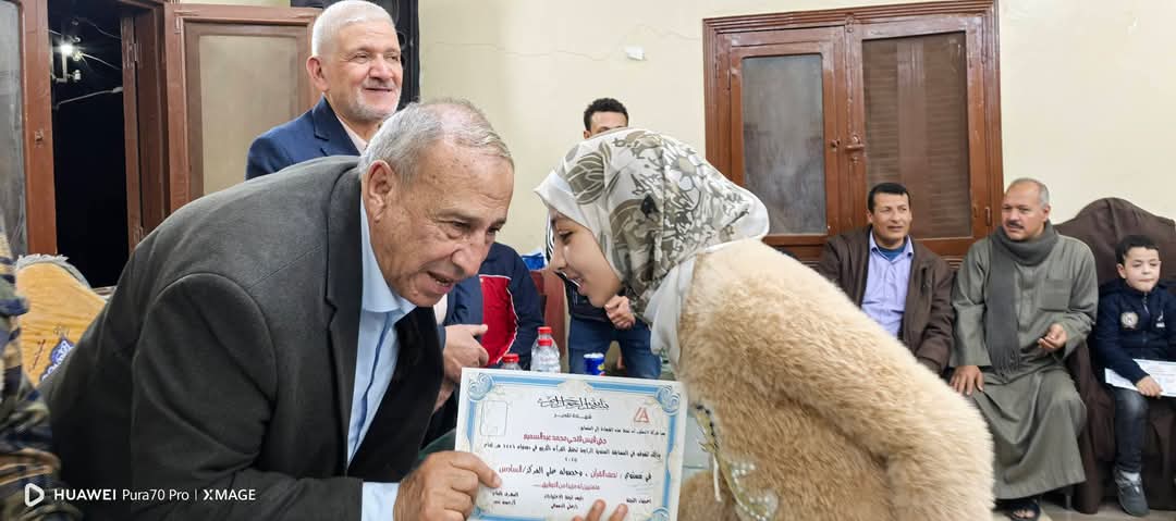 نواب الشرقية يُكرّمون حفظة القرآن الكريم بقرية اكوه