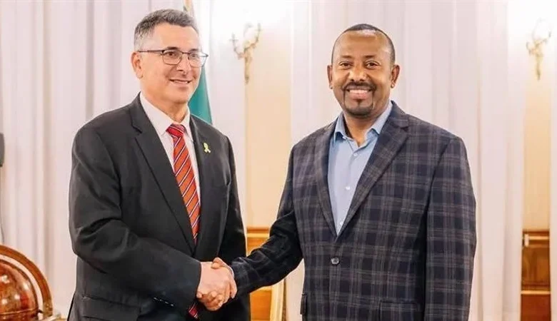 آبي أحمد ووزير خارجية الاحتلال