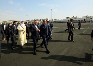 مدبولي يستعرض أحدث تقنيات النقل الذكي داخل معرض TransMEA 2025