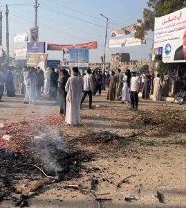 أنصار أبو الحسن الجزار يغلقون طريق قفط قنا