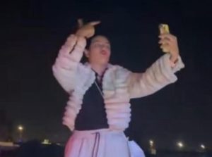 فتاة البشعة