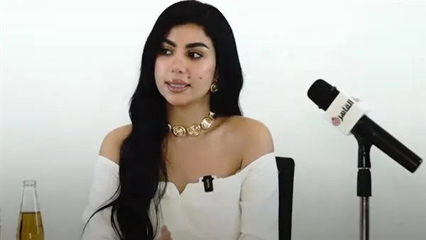 كارولين عزمي