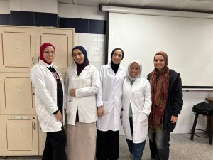 جامعة الأهرام الكندية تستضيف طلابًا من فلسطين وإندونيسيا ضمن برنامج التبادل لطلبة الصيدلة