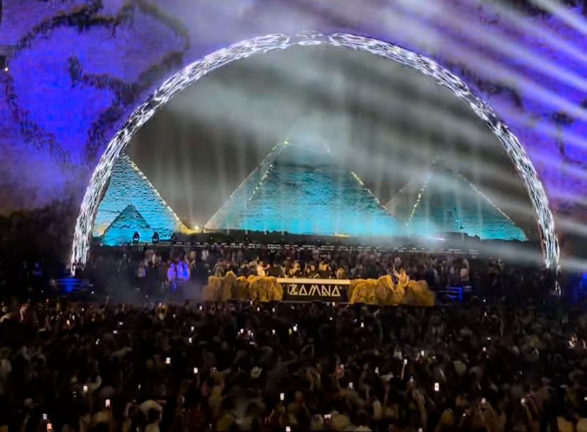 موسيقى تكنو في الأهرامات 