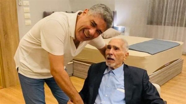 الفنان عبد الرحمن أبو زهرة ونجله