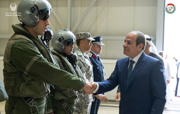 الإمارات والسيسي يتفقدان مفرزة المقاتلات المصرية