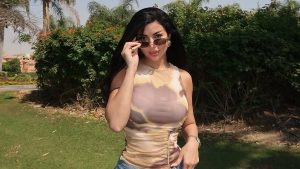 كارولين عزمي