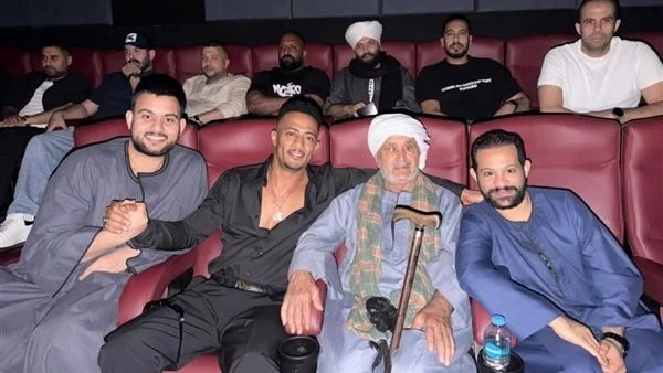 محمد رمضان يصطحب شباب الجلباب الصعيدي