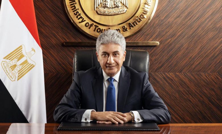 وزير السياحة