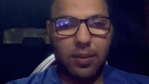 شاب بالإسكندرية